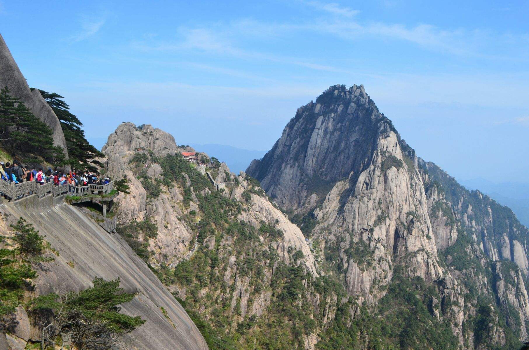 黄山三大主峰之一天都峰“轮休”5年半后开放
